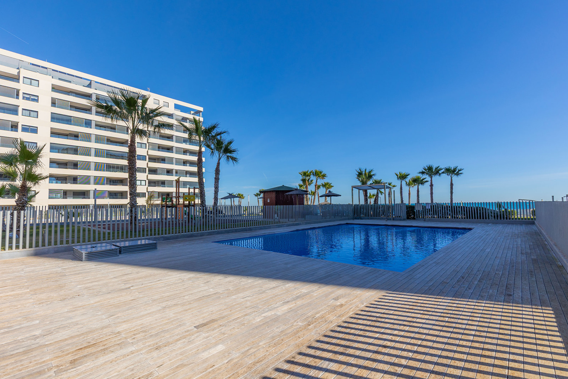 Resale - Apartment / Flat - Torrevieja - Punta Prima