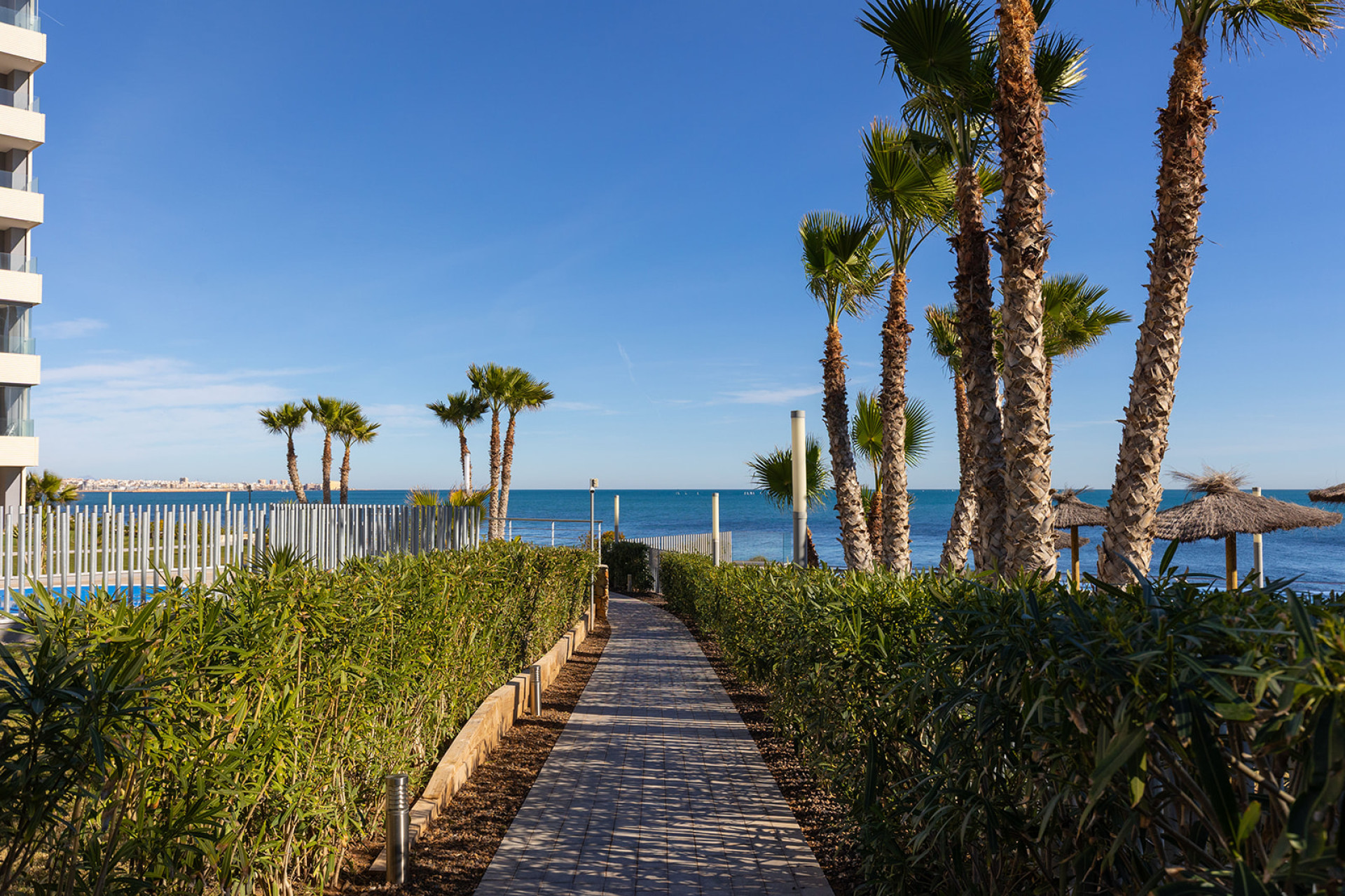 Resale - Apartment / Flat - Torrevieja - Punta Prima