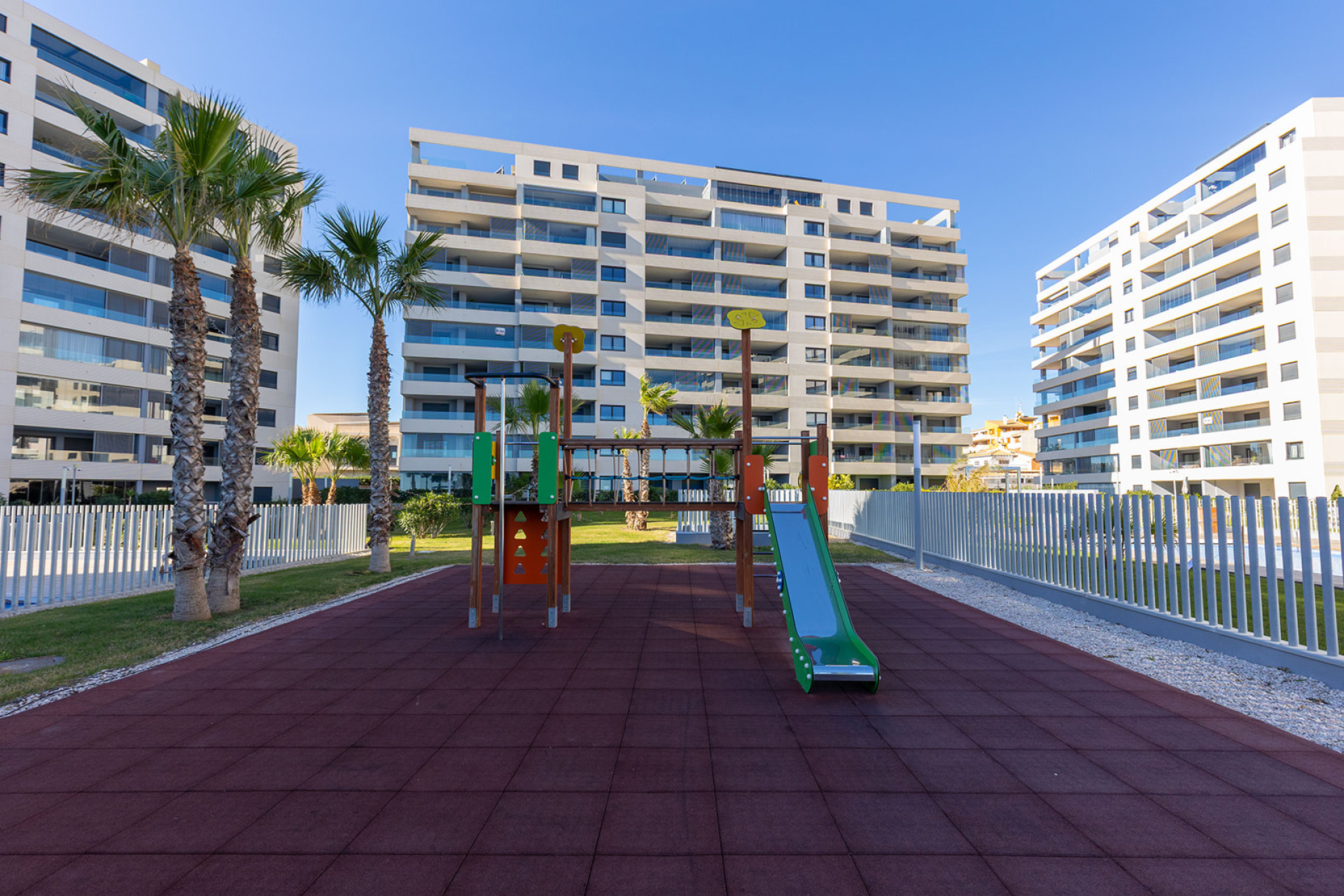 Resale - Apartment / Flat - Torrevieja - Punta Prima