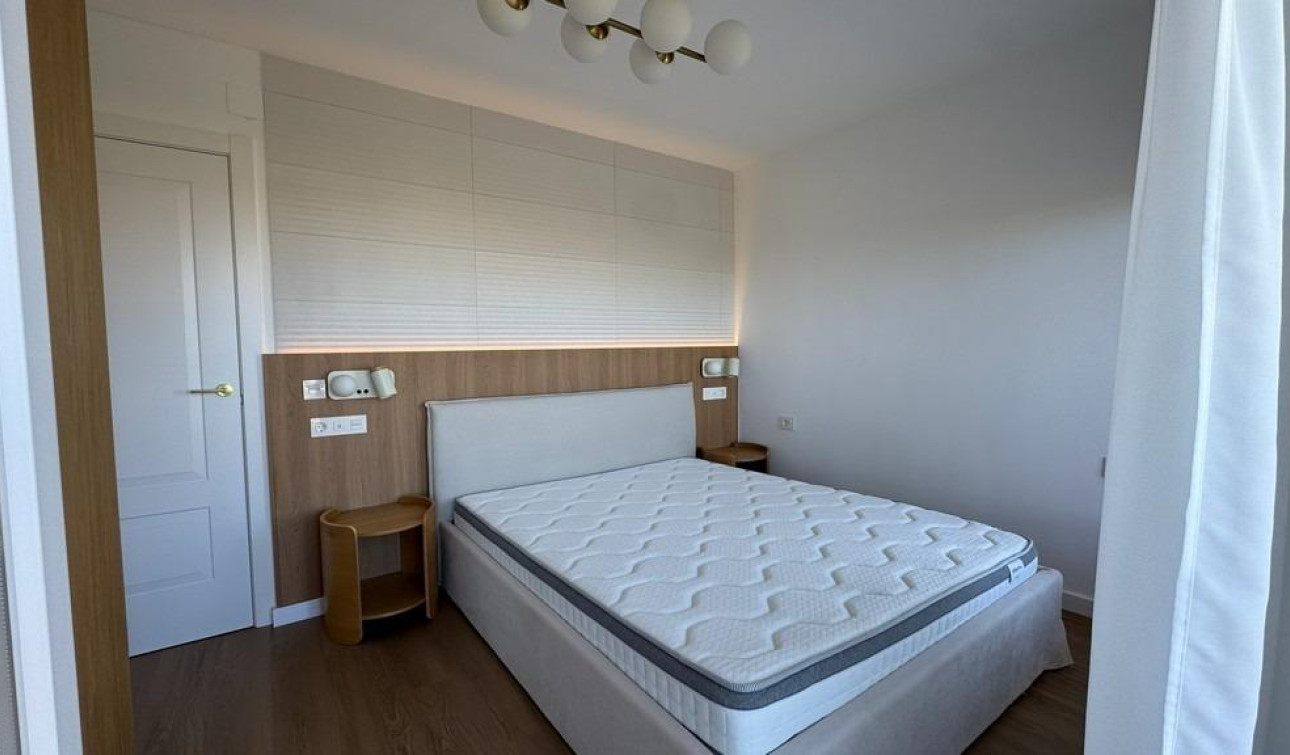 Resale - Apartment / Flat - Torrevieja - Punta prima