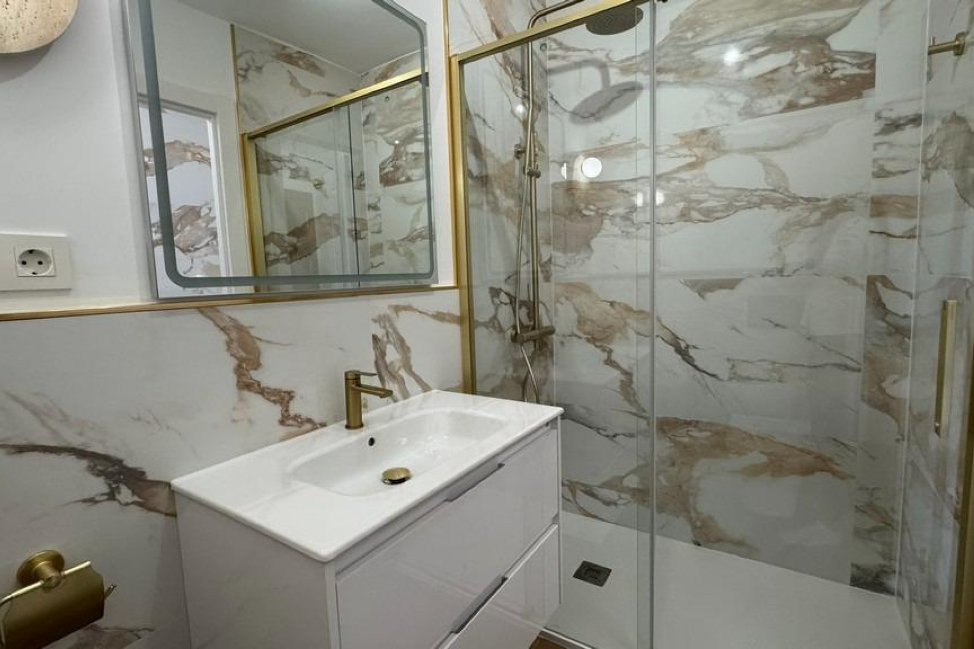 Resale - Apartment / Flat - Torrevieja - Punta prima