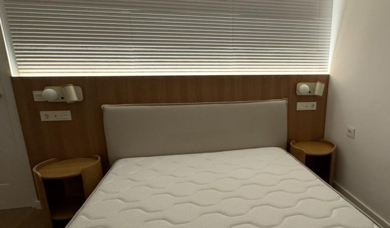 Resale - Apartment / Flat - Torrevieja - Punta prima