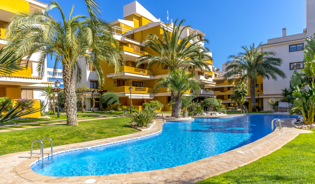 Resale - Apartment / Flat - Torrevieja - Punta Prima