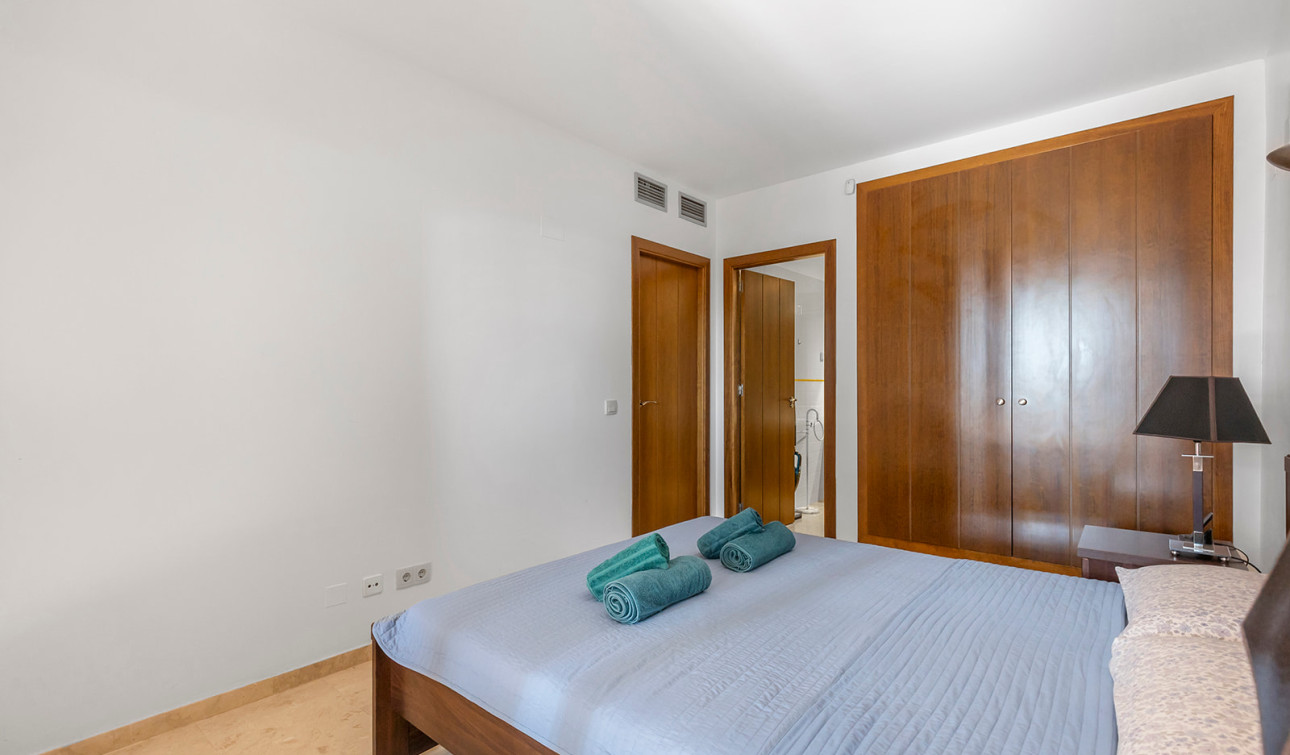 Resale - Apartment / Flat - Torrevieja - Punta Prima