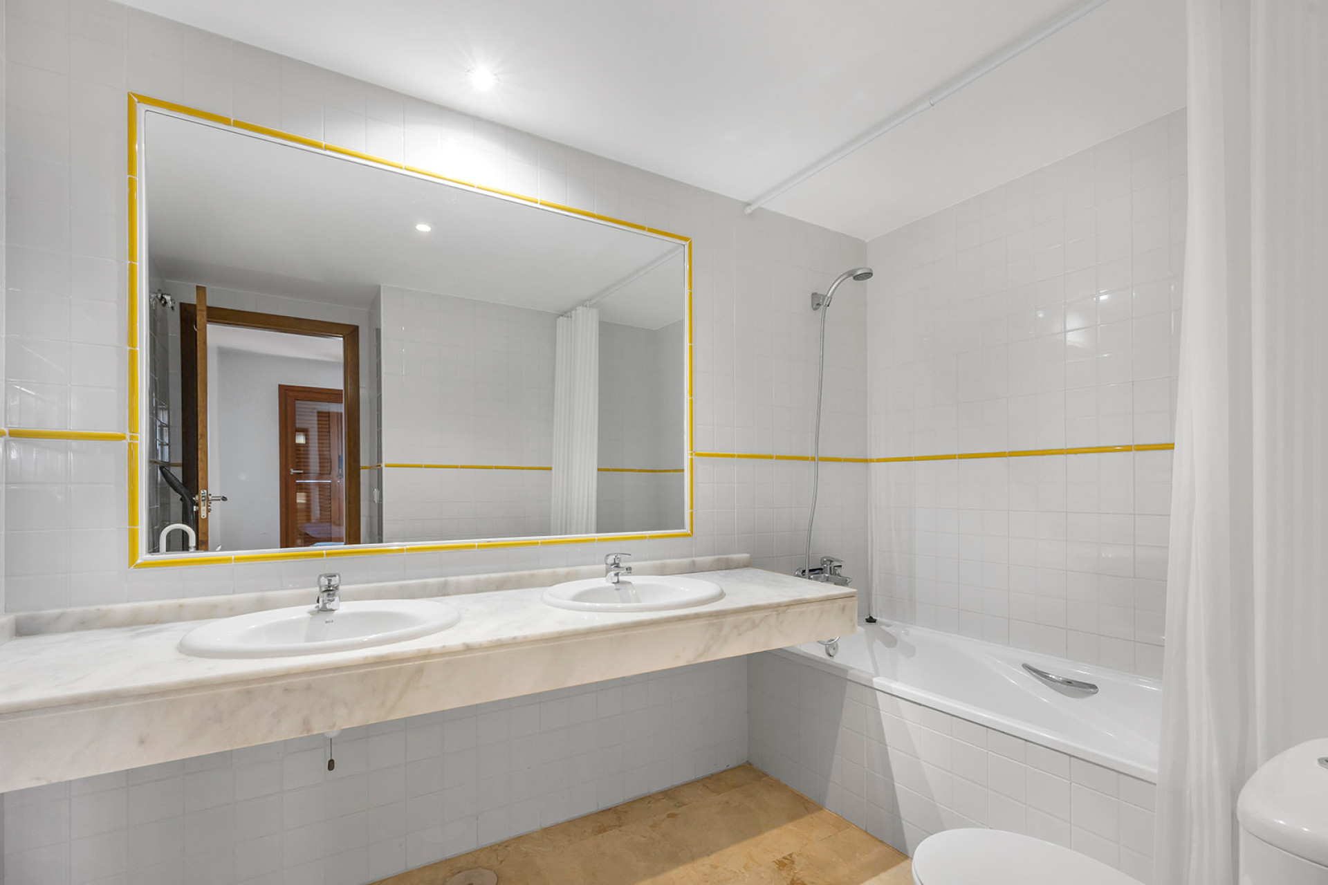 Resale - Apartment / Flat - Torrevieja - Punta Prima