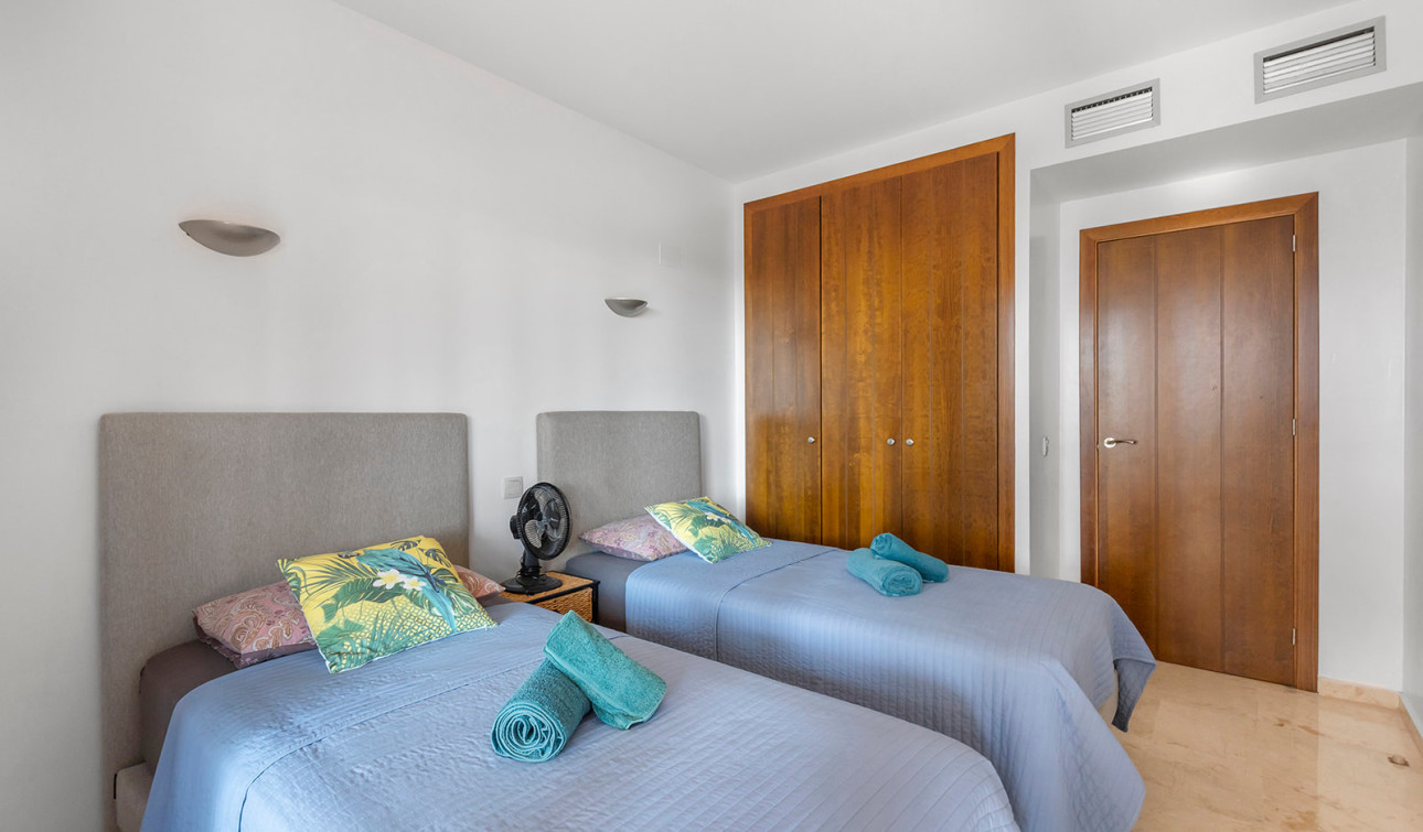 Resale - Apartment / Flat - Torrevieja - Punta Prima