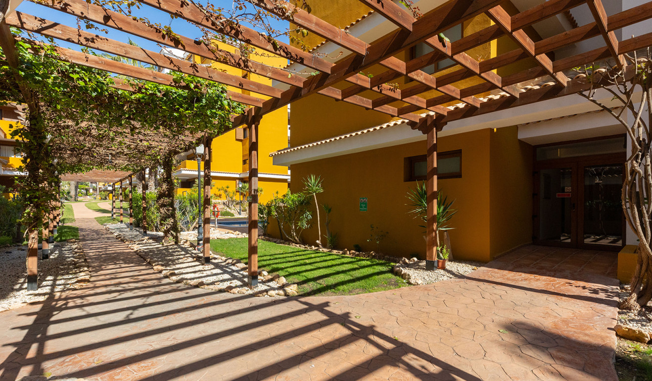 Resale - Apartment / Flat - Torrevieja - Punta Prima