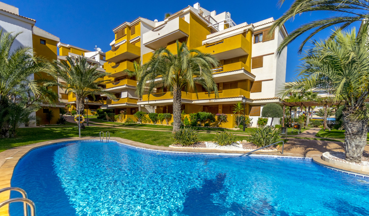 Resale - Apartment / Flat - Torrevieja - Punta Prima