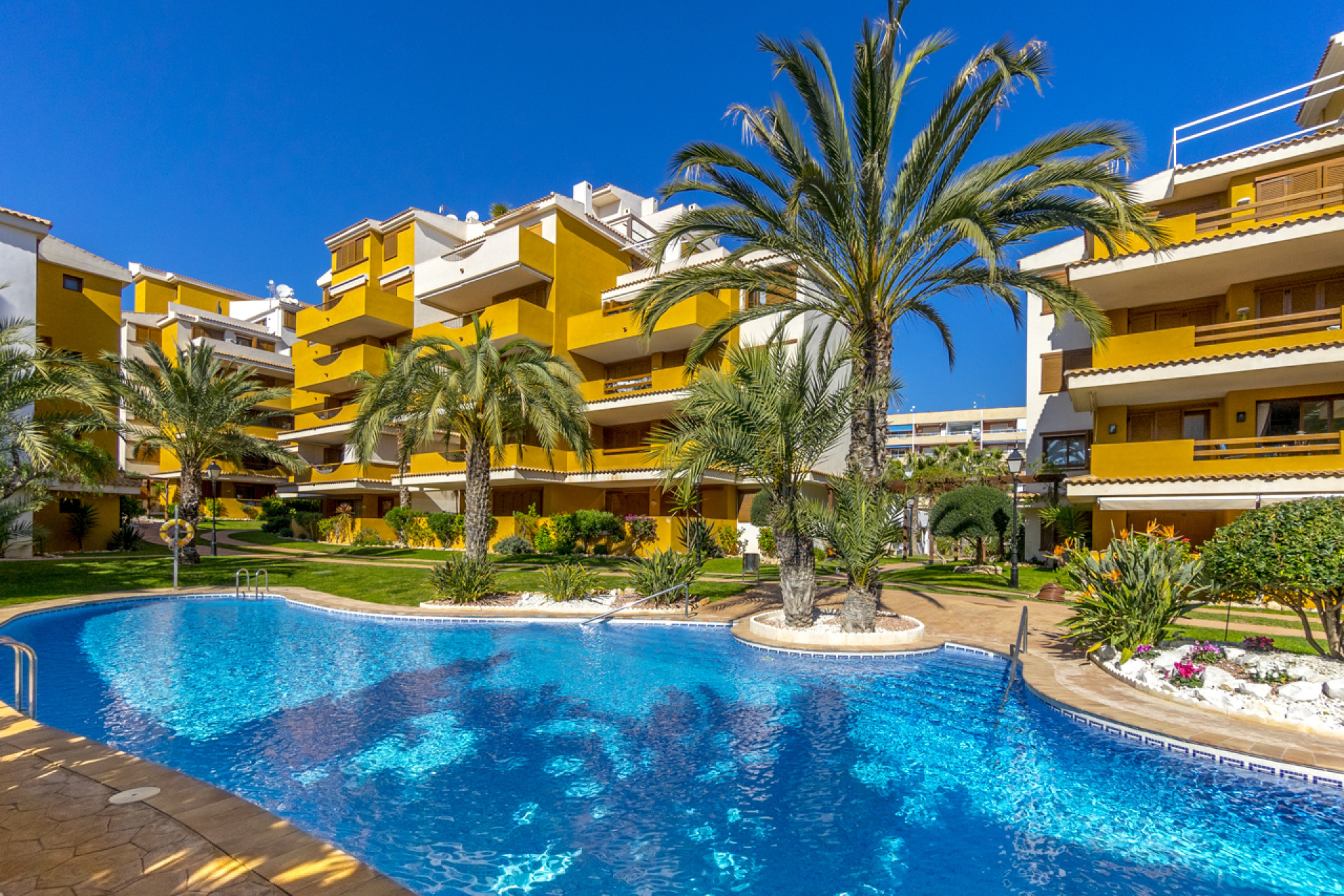 Resale - Apartment / Flat - Torrevieja - Punta Prima