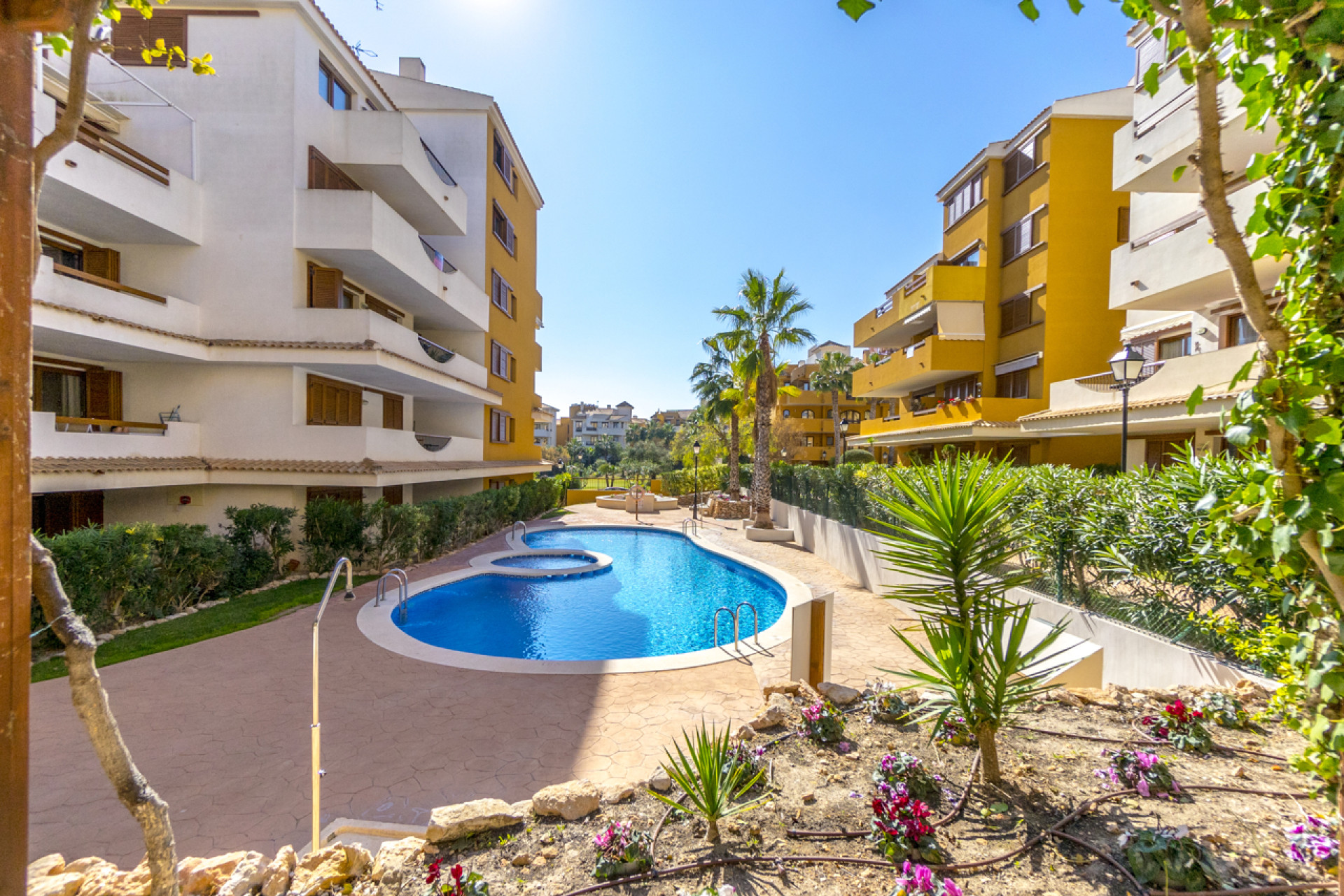 Resale - Apartment / Flat - Torrevieja - Punta Prima