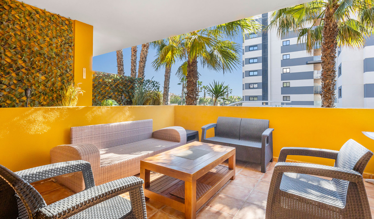 Resale - Apartment / Flat - Torrevieja - Punta Prima