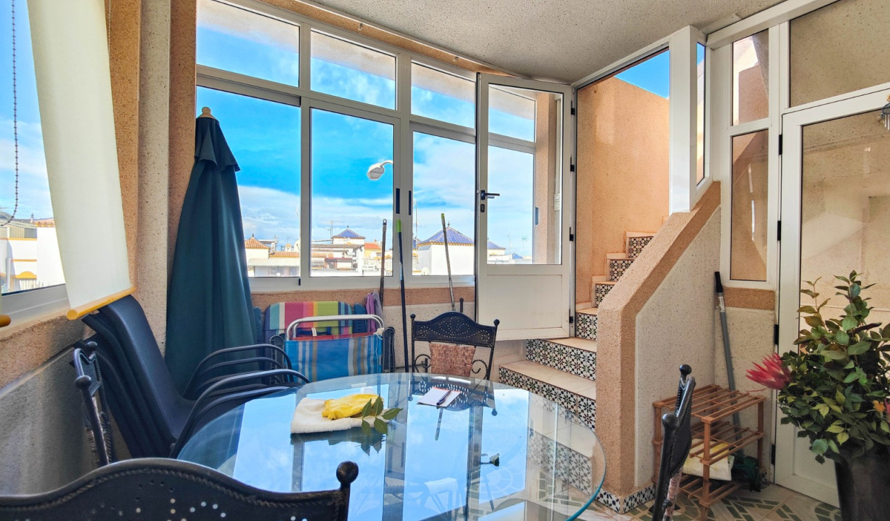 Resale - Apartment / Flat - Torrevieja - Punta Prima