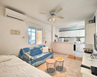 Resale - Apartment / Flat - Torrevieja - Punta Prima