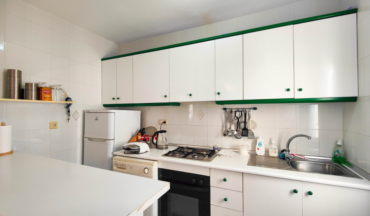 Resale - Apartment / Flat - Torrevieja - Punta Prima