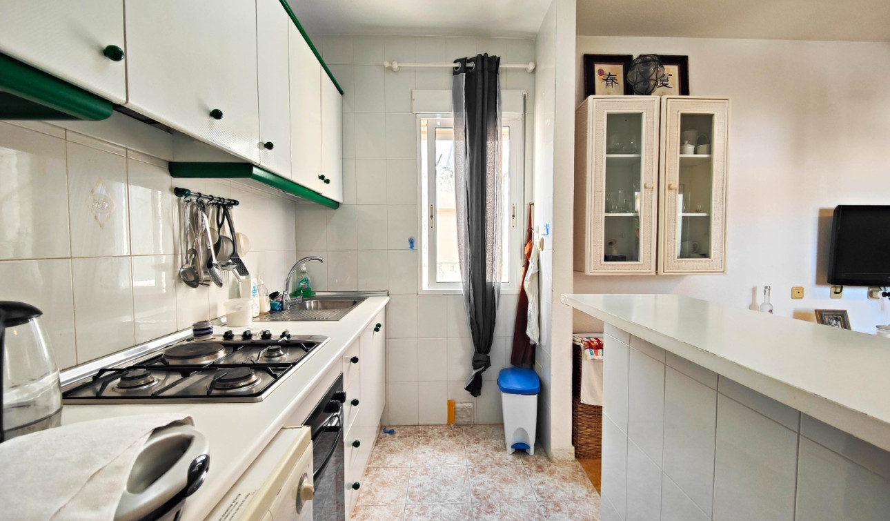 Resale - Apartment / Flat - Torrevieja - Punta Prima