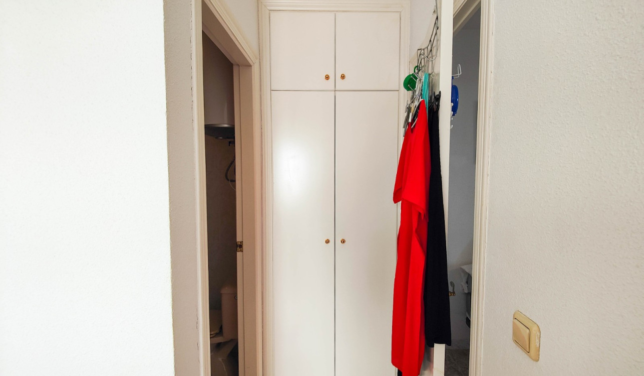 Resale - Apartment / Flat - Torrevieja - Punta Prima