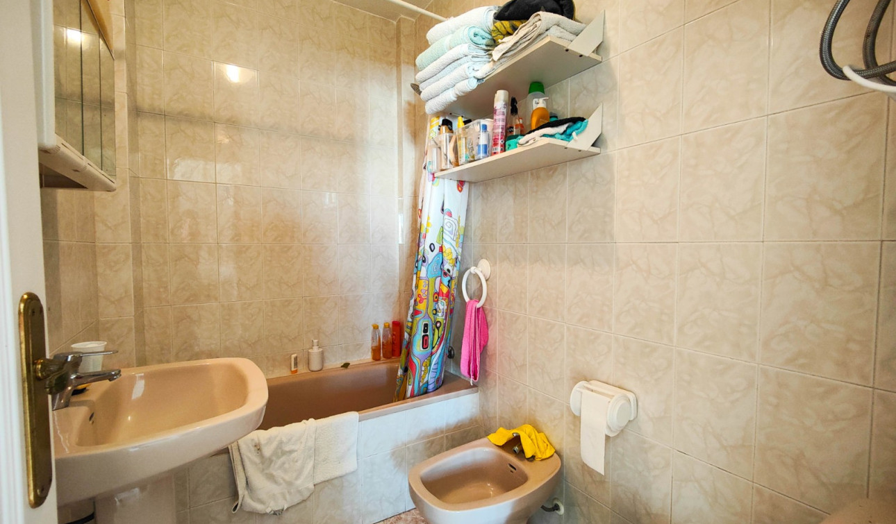 Resale - Apartment / Flat - Torrevieja - Punta Prima