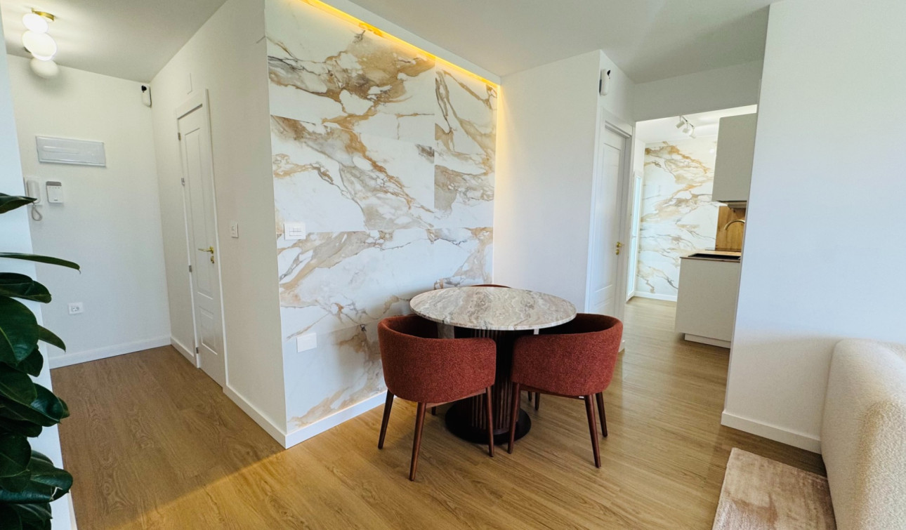 Resale - Apartment / Flat - Torrevieja - Punta Prima