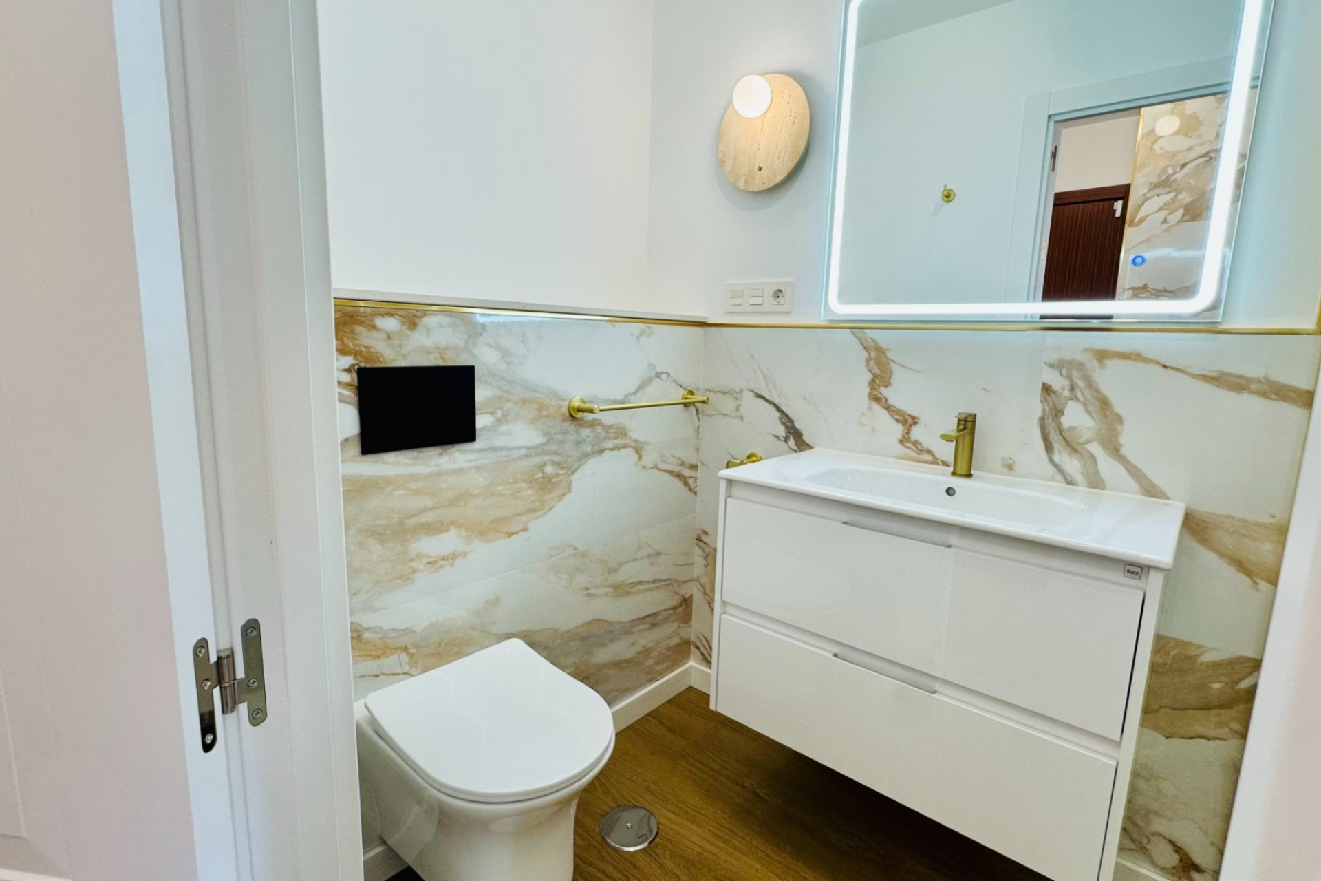 Resale - Apartment / Flat - Torrevieja - Punta Prima
