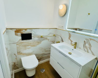 Resale - Apartment / Flat - Torrevieja - Punta Prima