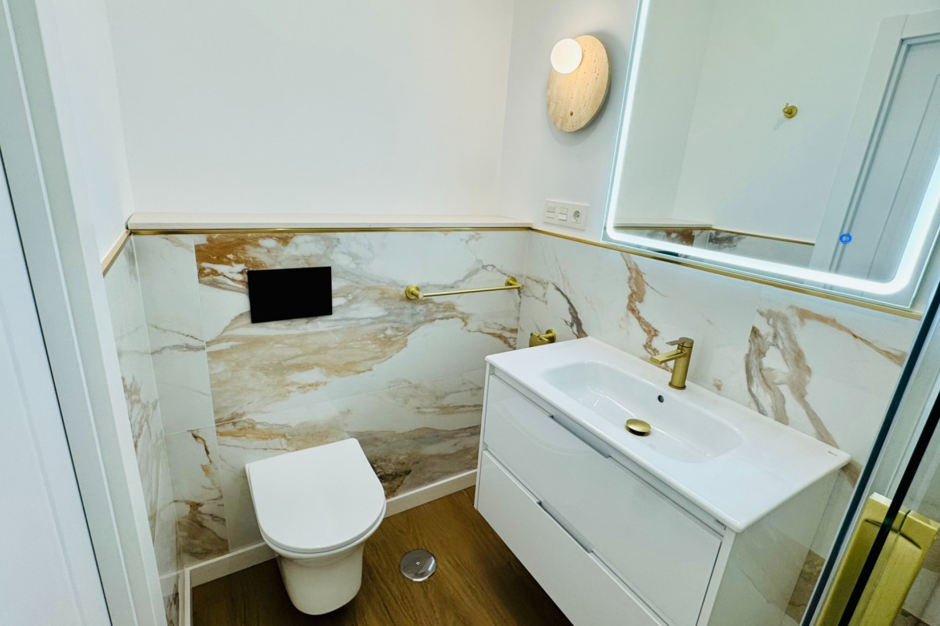 Resale - Apartment / Flat - Torrevieja - Punta Prima