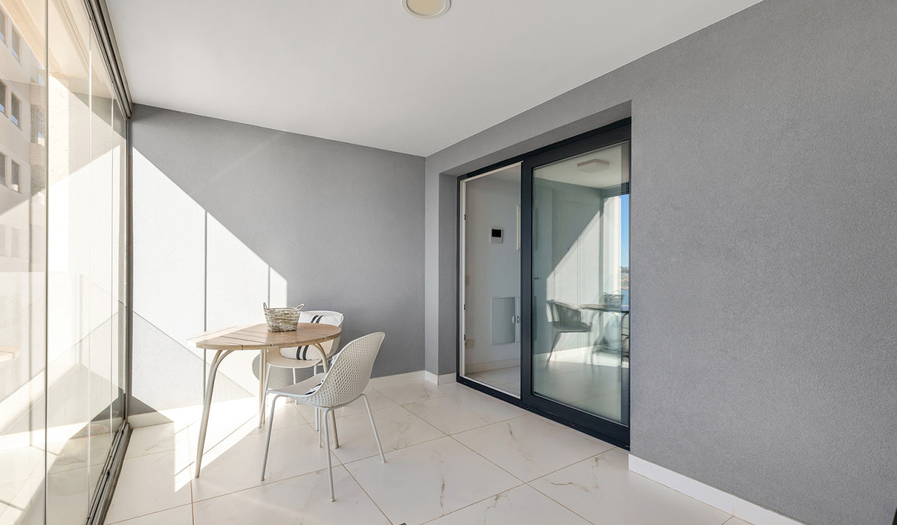 Resale - Apartment / Flat - Torrevieja - Punta Prima