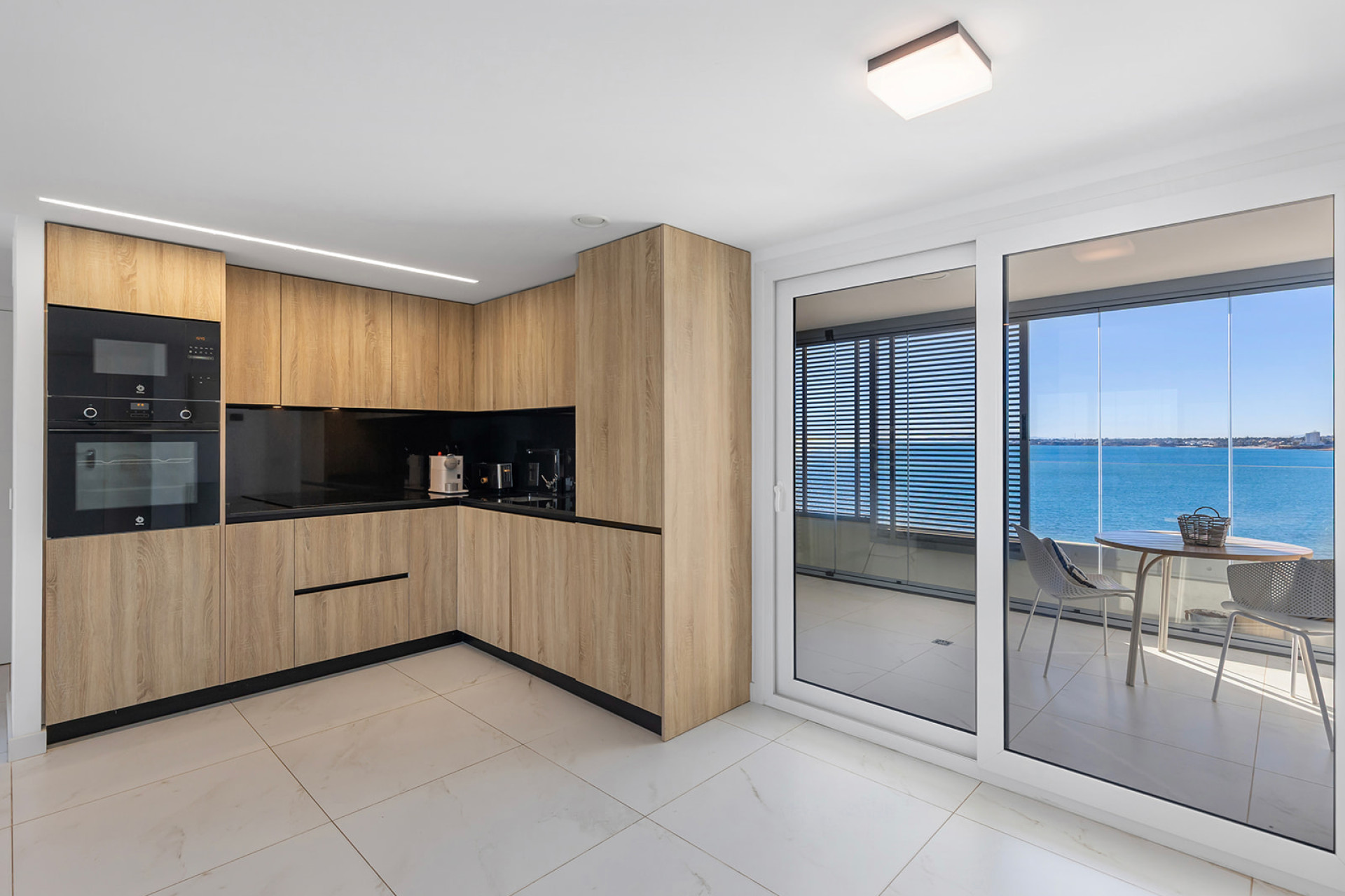Resale - Apartment / Flat - Torrevieja - Punta Prima