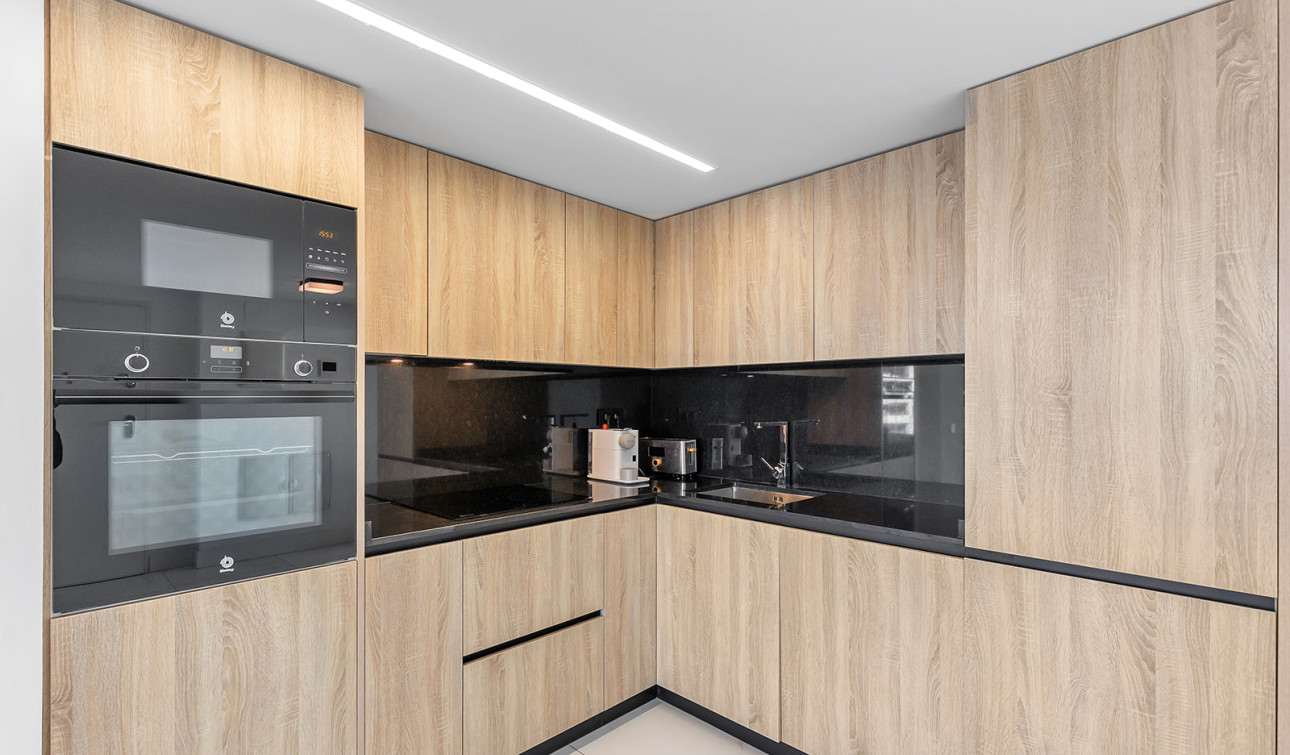 Resale - Apartment / Flat - Torrevieja - Punta Prima