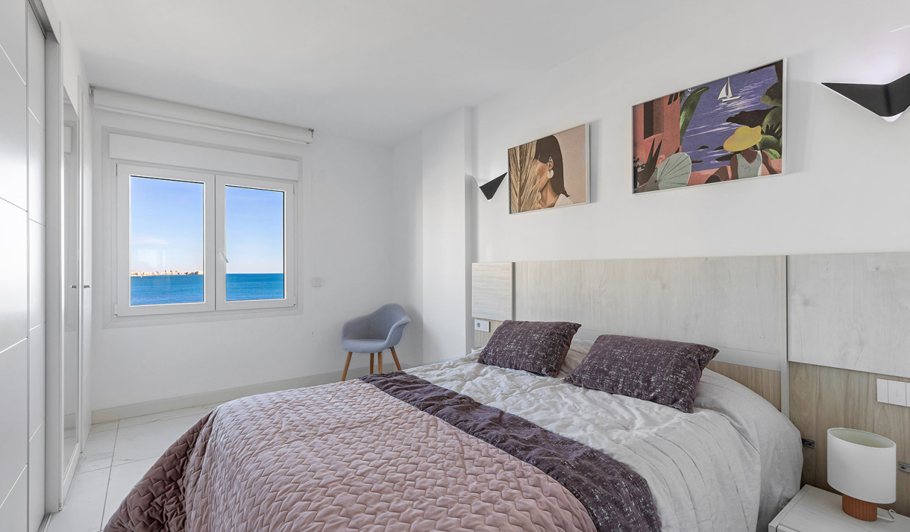 Resale - Apartment / Flat - Torrevieja - Punta Prima
