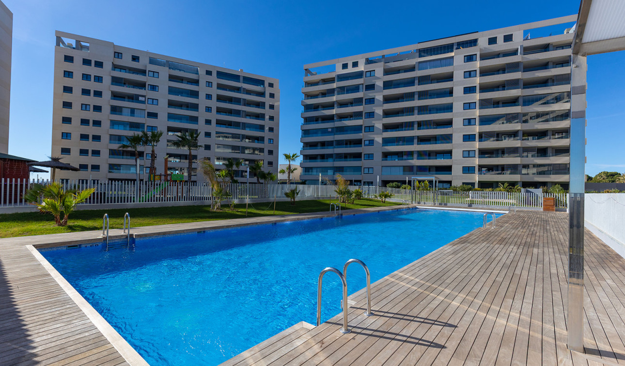 Resale - Apartment / Flat - Torrevieja - Punta Prima
