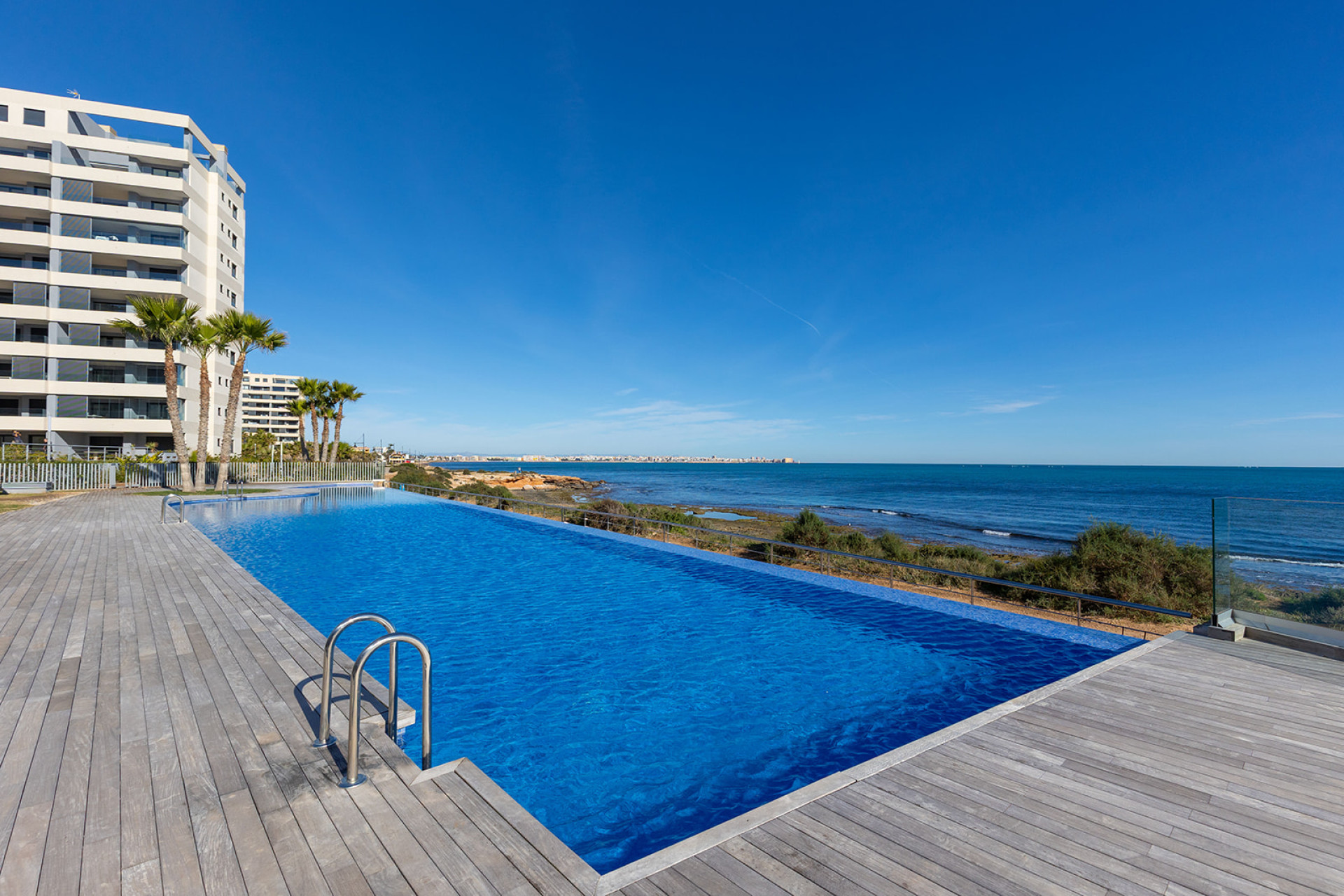 Resale - Apartment / Flat - Torrevieja - Punta Prima