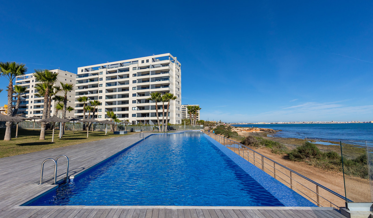 Resale - Apartment / Flat - Torrevieja - Punta Prima