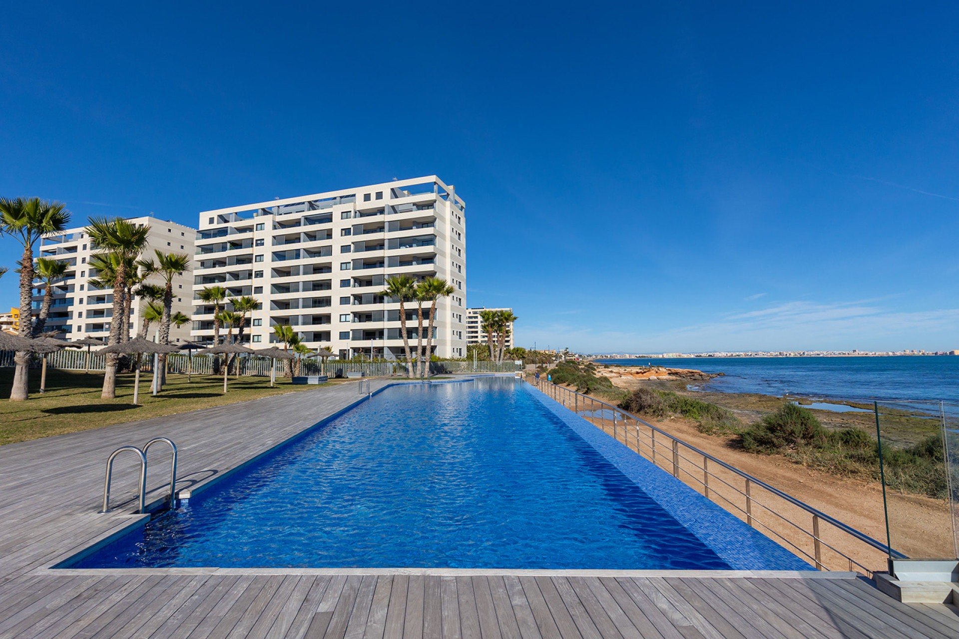 Resale - Apartment / Flat - Torrevieja - Punta Prima