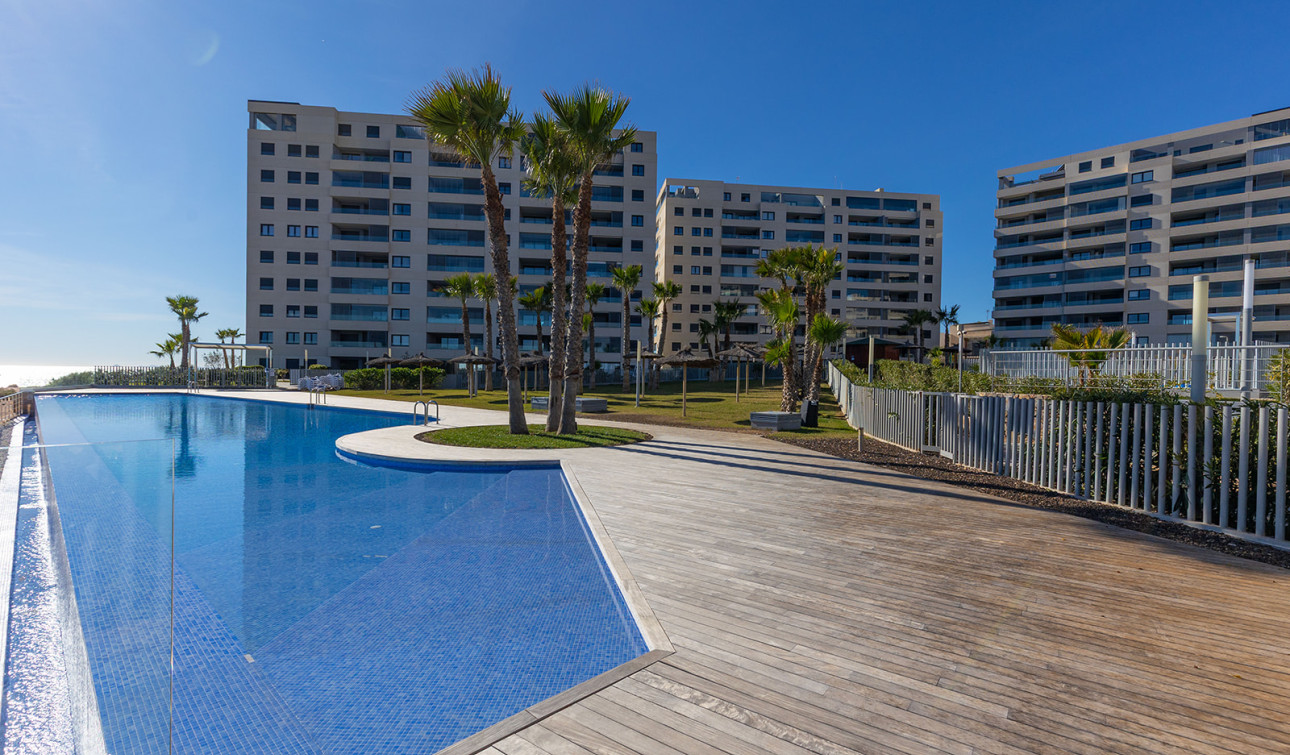 Resale - Apartment / Flat - Torrevieja - Punta Prima