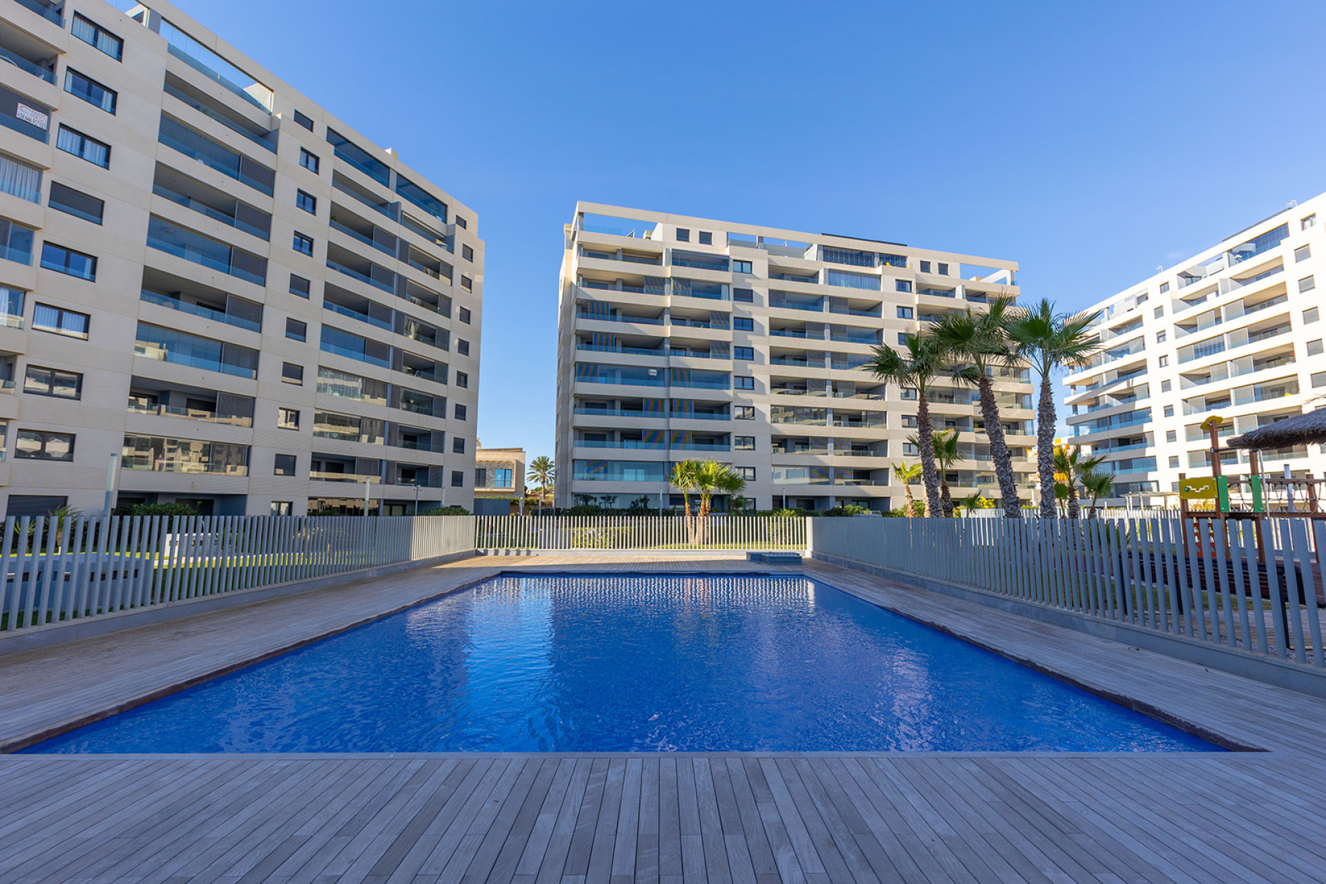 Resale - Apartment / Flat - Torrevieja - Punta Prima