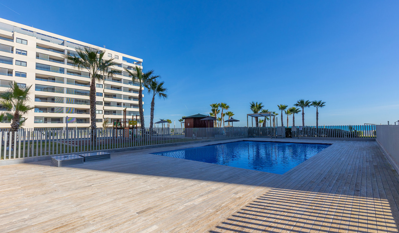 Resale - Apartment / Flat - Torrevieja - Punta Prima