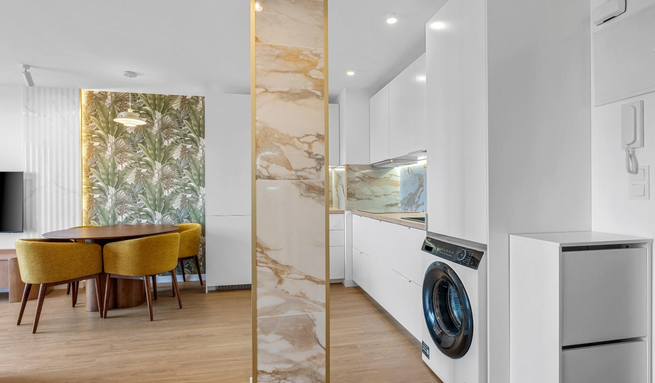 Resale - Apartment / Flat - Torrevieja - Punta prima