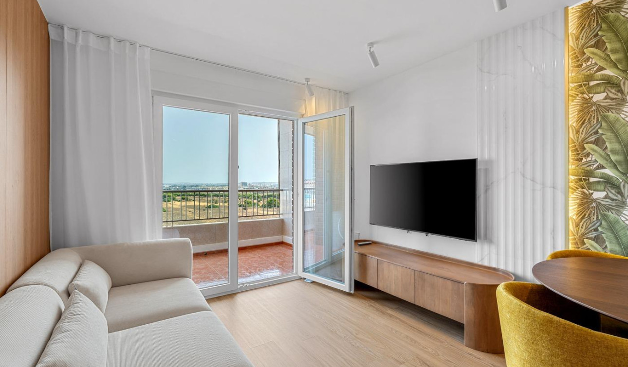Resale - Apartment / Flat - Torrevieja - Punta prima