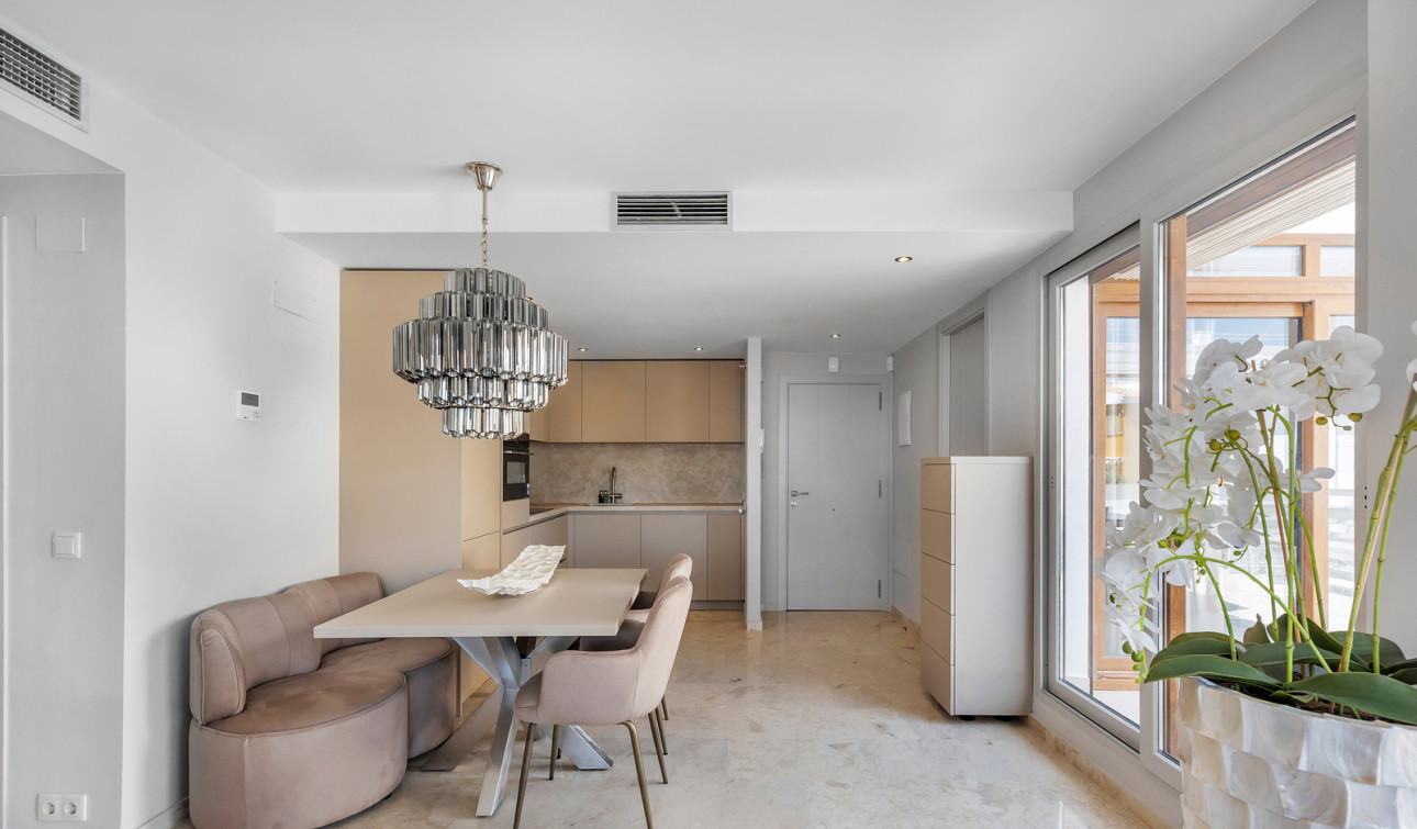 Resale - Apartment / Flat - Torrevieja - Punta Prima