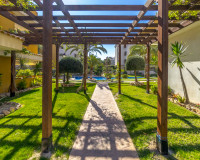 Resale - Apartment / Flat - Torrevieja - Punta Prima