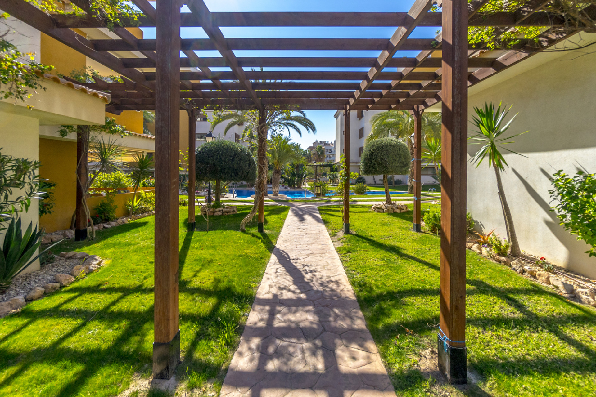 Resale - Apartment / Flat - Torrevieja - Punta Prima