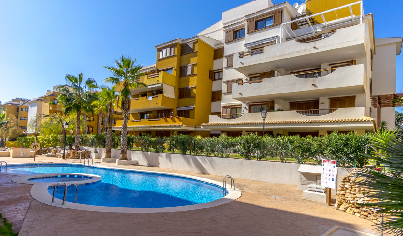 Resale - Apartment / Flat - Torrevieja - Punta Prima