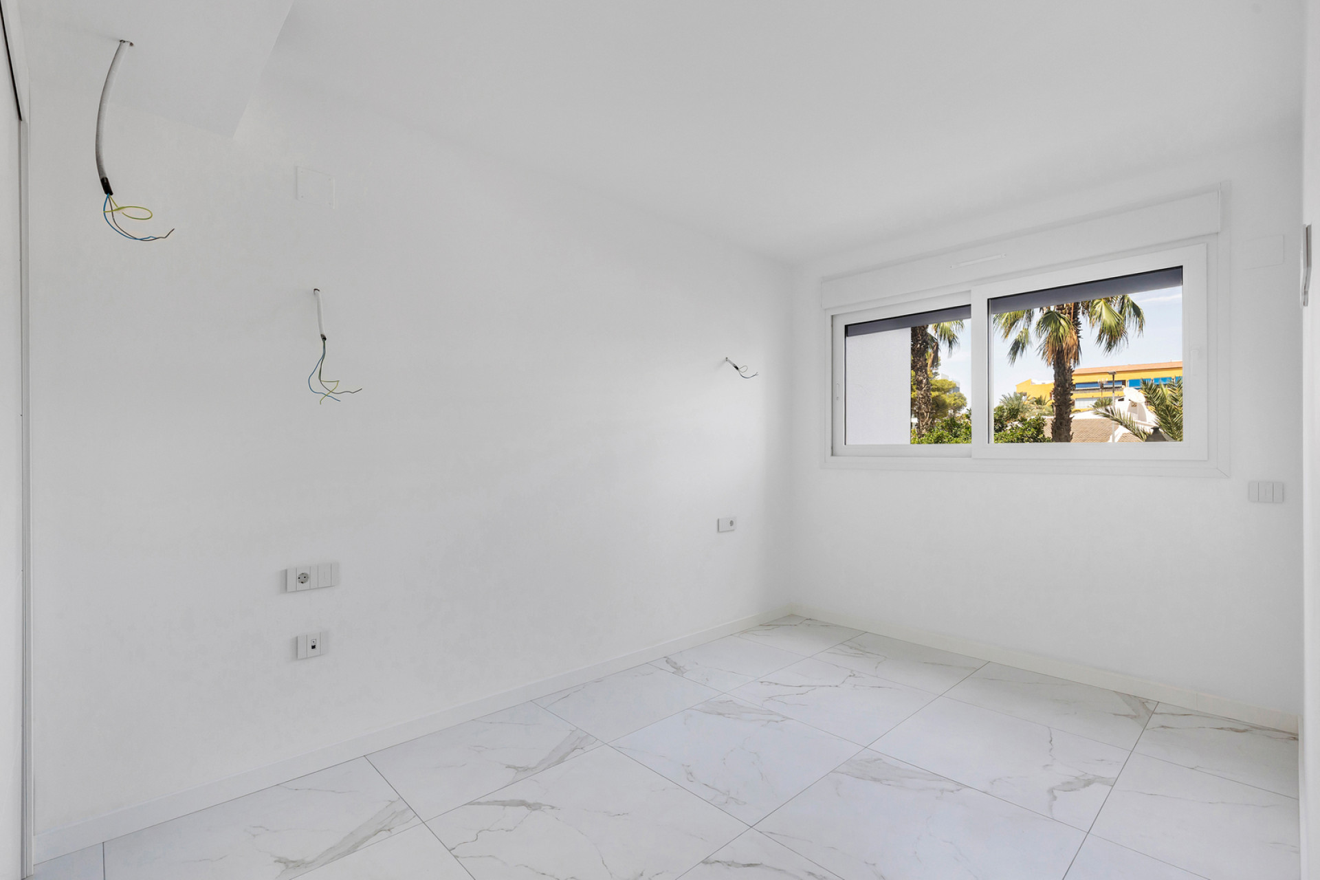 Resale - Apartment / Flat - Torrevieja - Punta Prima