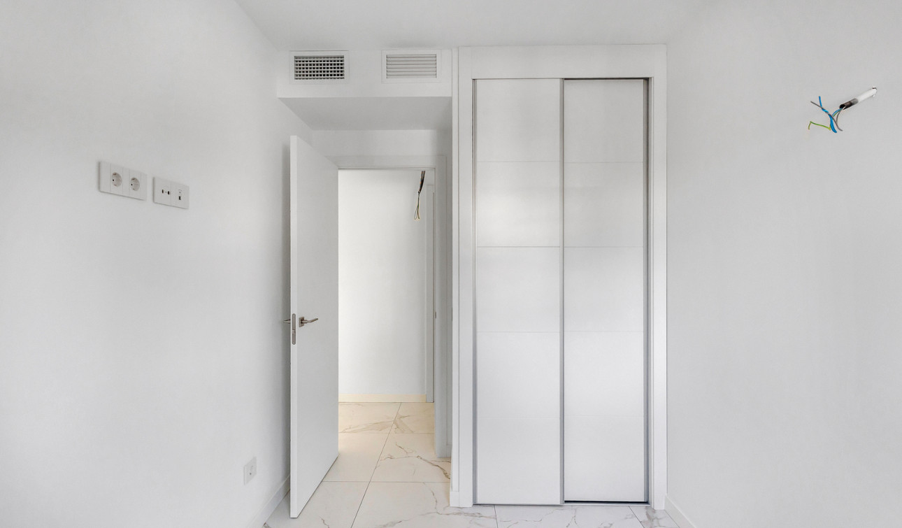 Resale - Apartment / Flat - Torrevieja - Punta Prima