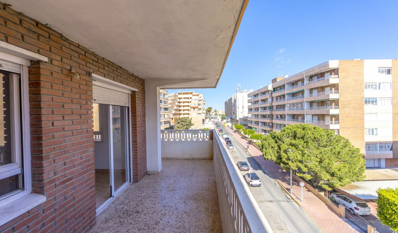 Resale - Apartment / Flat - Torrevieja - Punta Prima