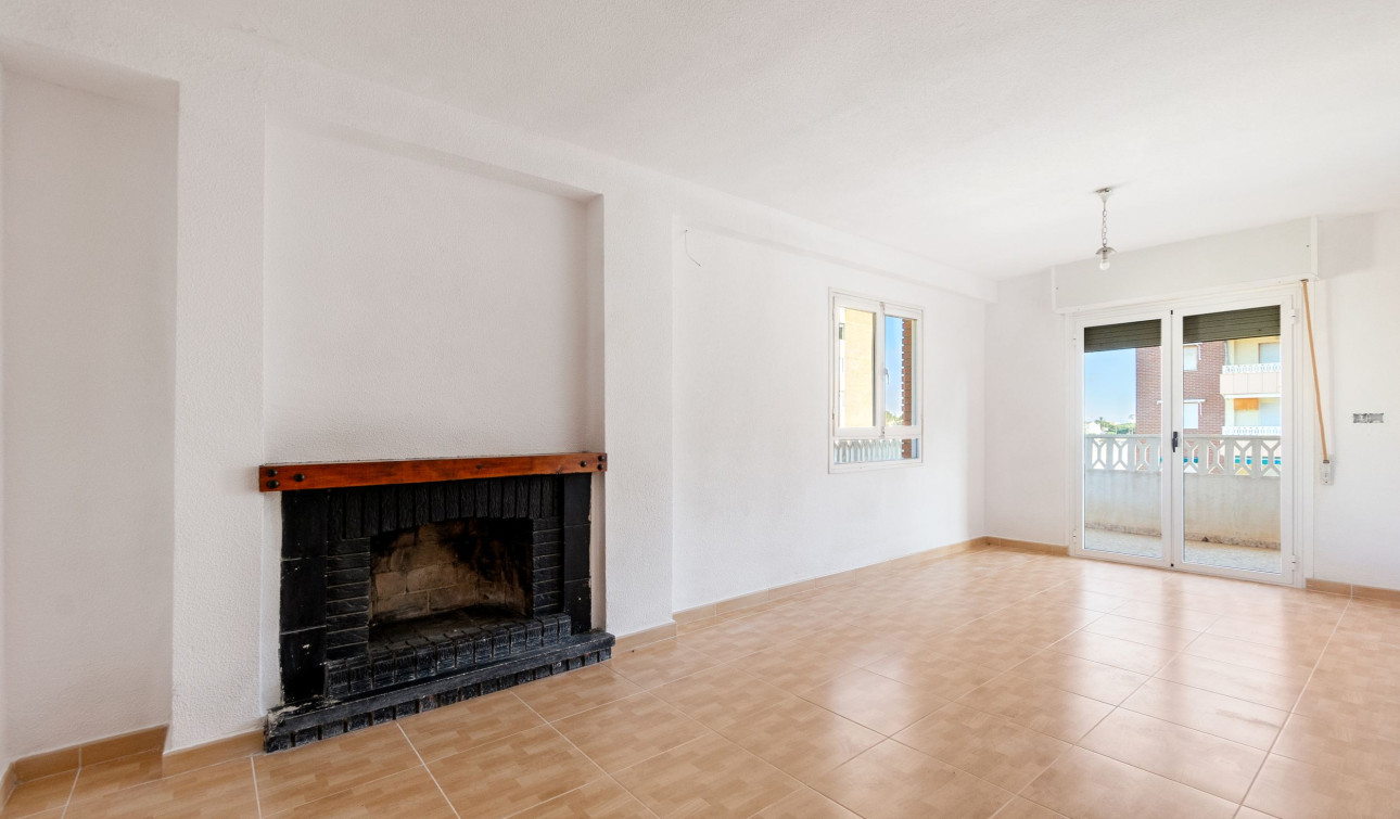 Resale - Apartment / Flat - Torrevieja - Punta Prima