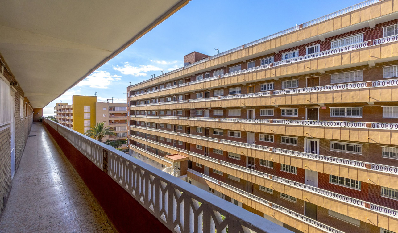 Resale - Apartment / Flat - Torrevieja - Punta Prima