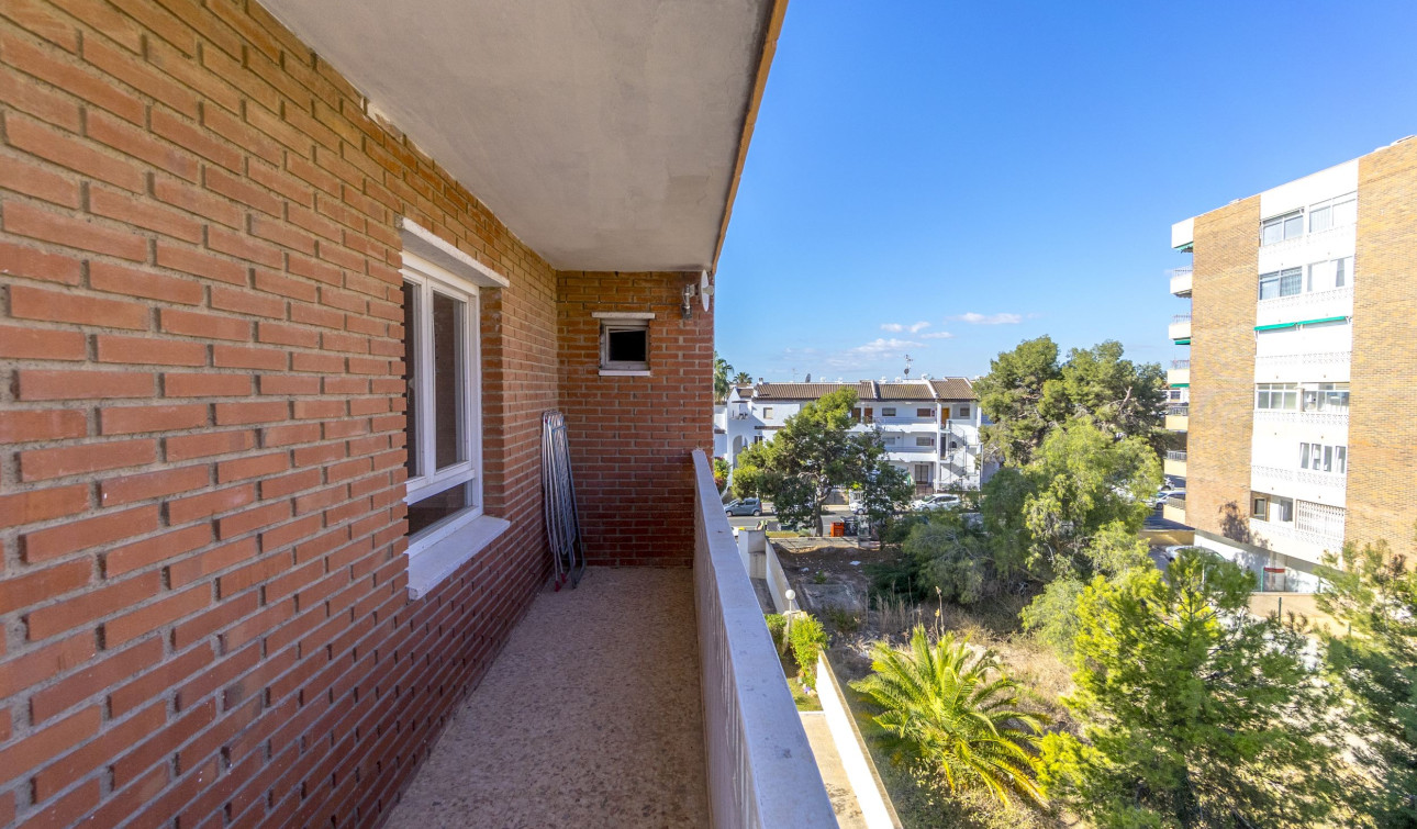 Resale - Apartment / Flat - Torrevieja - Punta Prima