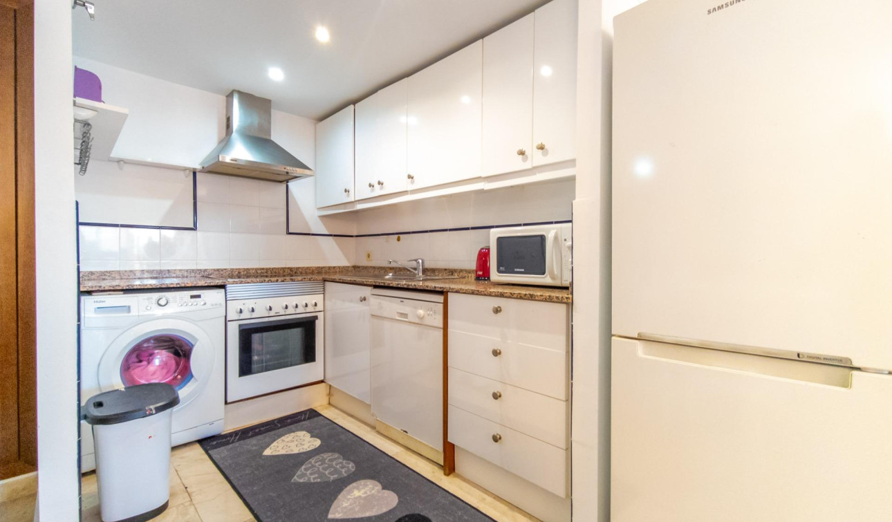 Resale - Apartment / Flat - Torrevieja - Punta prima