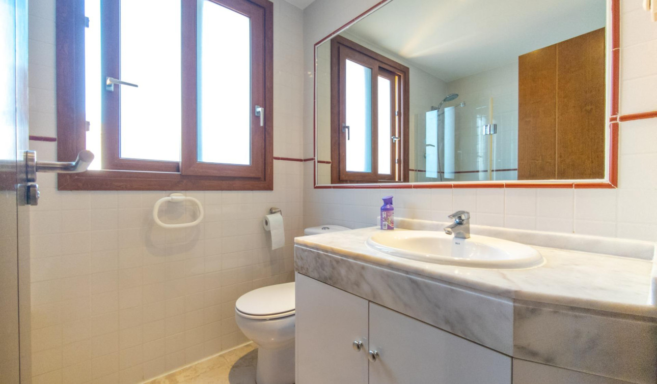 Resale - Apartment / Flat - Torrevieja - Punta prima